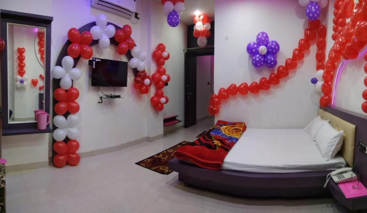 Hotel Nikunj Ashta  Экстерьер фото