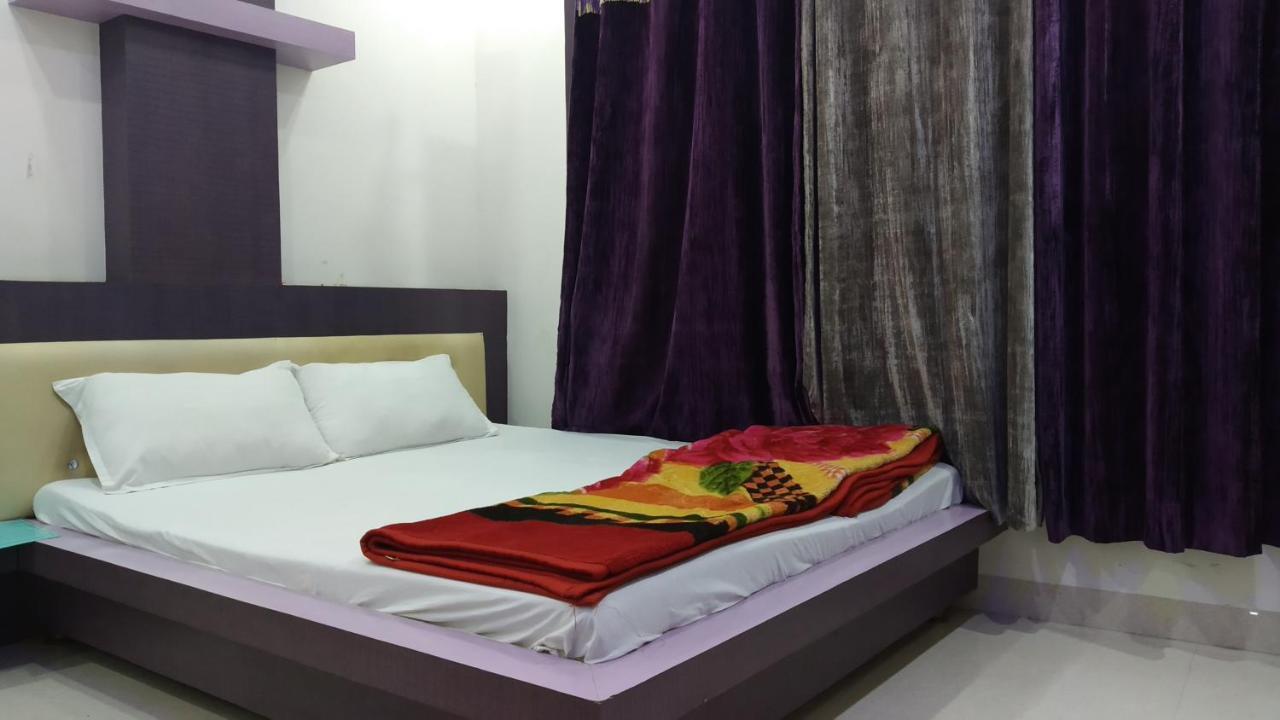 Hotel Nikunj Ashta  Экстерьер фото